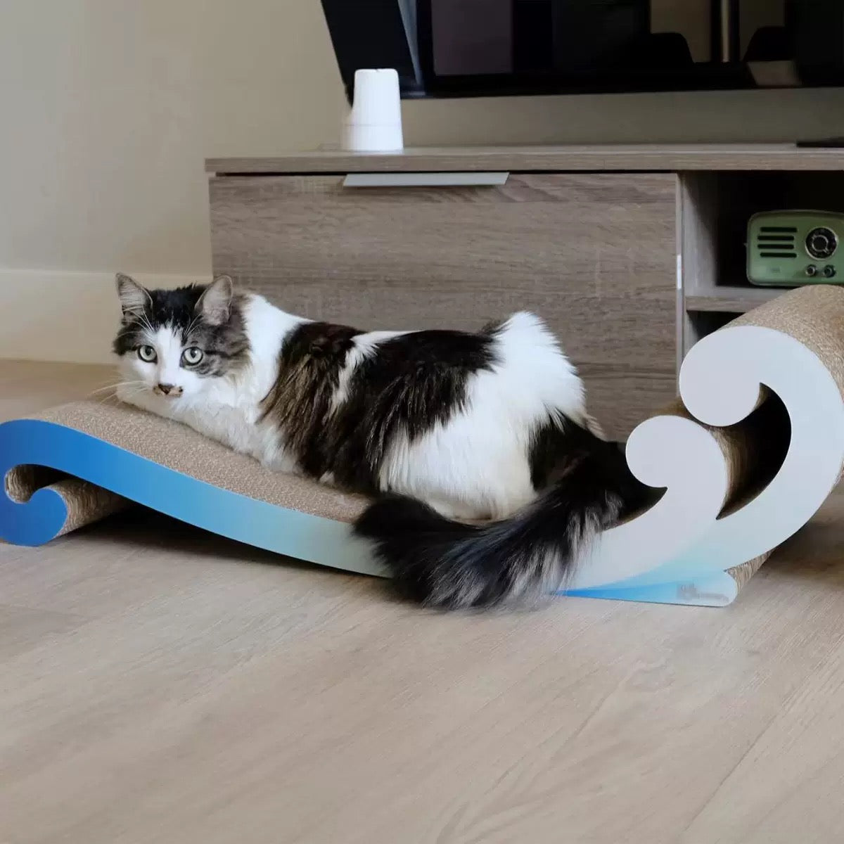 Wave-Shape Concubine Cat Chair